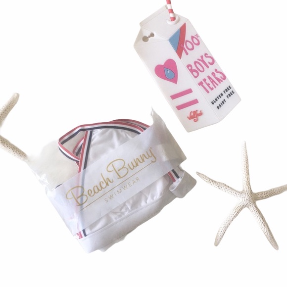 new Beach Bunny โ๏ธ๏ธ Renegade Triangle Top โ๏ธ๏ธ RWB - Picture 11 of 16